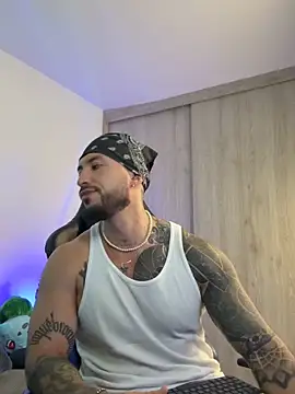 Snapshot of Dave-Max01 chatting on November 12, 2025, 2:01 am Dave-Max01 online show from November 12, 2025, 2:01 am