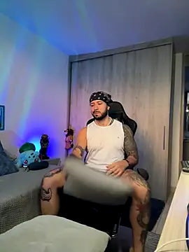 Snapshot of Dave-Max01 chatting on November 27, 2025, 11:01 am Dave-Max01 online show from November 27, 2025, 11:01 am