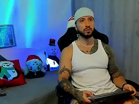 Snapshot of Dave-Max01 chatting on November 30, 2025, 4:11 pm Dave-Max01 online show from November 30, 2025, 4:11 pm