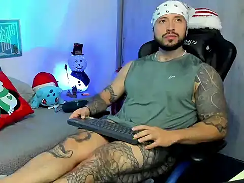 Snapshot of Dave-Max01 chatting on December 2, 2025, 2:28 am Dave-Max01 online show from December 2, 2025, 2:28 am