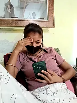 Snapshot of Payal_G chatting on October 18, 2025, 4:04 am Payal G online show from October 18, 2025, 4:04 am