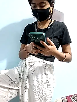 Snapshot of Payal_G chatting on November 3, 2025, 4:03 am Payal G online show from November 3, 2025, 4:03 am