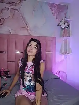 Snapshot of Isis_Blaze chatting on December 2, 2025, 3:12 am Isis Blaze online show from December 2, 2025, 3:12 am