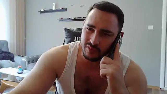 Snapshot of mastermute chatting on December 3, 2025, 12:14 pm mastermute online show from December 3, 2025, 12:14 pm