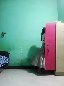 Snapshot of Hornyme18 chatting on October 23, 2025, 9:52 am Hornyme18 online show from October 23, 2025, 9:52 am