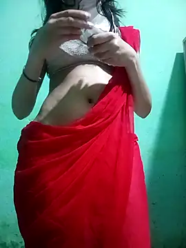 Snapshot of Hornyme18 chatting on October 29, 2025, 5:04 pm Hornyme18 online show from October 29, 2025, 5:04 pm