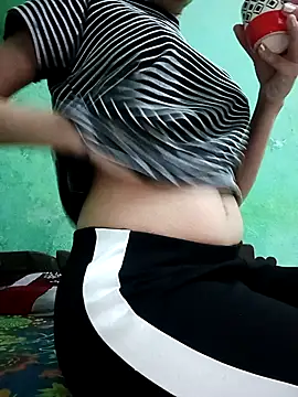 Snapshot of Hornyme18 chatting on December 14, 2025, 4:29 am Hornyme18 online show from December 14, 2025, 4:29 am