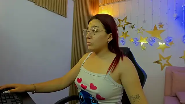 Snapshot of allison_mc chatting on November 18, 2025, 4:06 am allison mc online show from November 18, 2025, 4:06 am