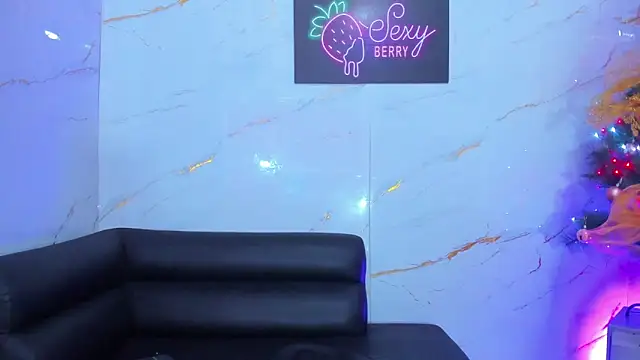 Snapshot of Little_nicoll chatting on November 29, 2025, 10:46 pm Little nicoll online show from November 29, 2025, 10:46 pm