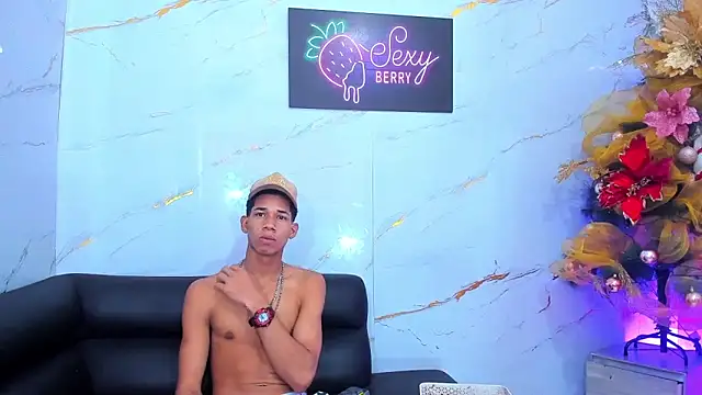 Snapshot of Little_nicoll chatting on December 4, 2025, 10:51 pm Little nicoll online show from December 4, 2025, 10:51 pm