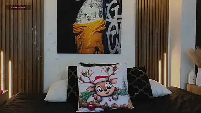 Kitty Bombon online show from December 4, 2025, 7:44 pm