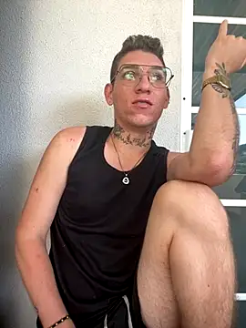 Snapshot of davidxxx_2012 chatting on October 7, 2025, 9:12 pm davidxxx 2012 online show from October 7, 2025, 9:12 pm