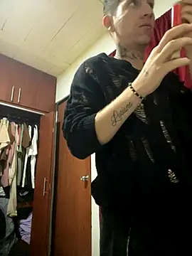 Snapshot of davidxxx_2012 chatting on October 10, 2025, 2:10 am davidxxx 2012 online show from October 10, 2025, 2:10 am