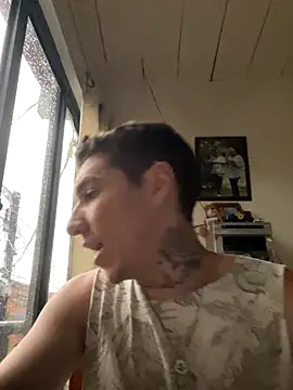 Snapshot of davidxxx_2012 chatting on October 15, 2025, 10:32 pm davidxxx 2012 online show from October 15, 2025, 10:32 pm