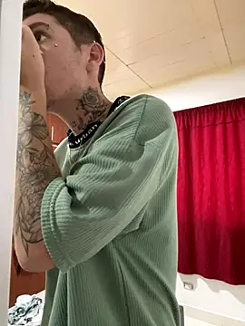 Snapshot of davidxxx_2012 chatting on November 4, 2025, 7:13 pm davidxxx 2012 online show from November 4, 2025, 7:13 pm