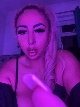 Snapshot of zara_bellexx chatting on November 21, 2025, 12:10 am zara bellexx online show from November 21, 2025, 12:10 am