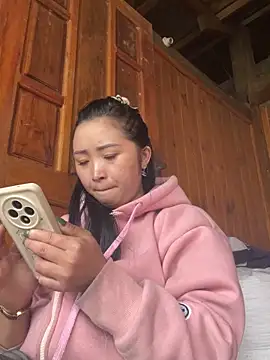 miemie-xx online show from November 12, 2025, 1:39 am