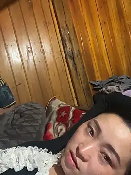 miemie-xx online show from December 5, 2025, 1:42 pm