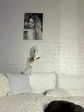 Snapshot of MIRAA_LUV chatting on October 31, 2025, 3:46 pm MIRAA LUV online show from October 31, 2025, 3:46 pm