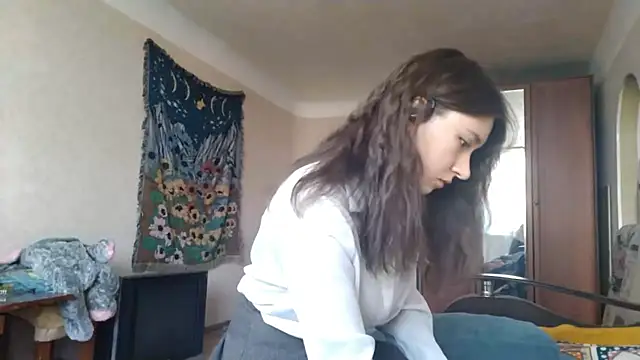 Snapshot of MiaLovelyOne chatting on November 7, 2025, 9:31 am MiaLovelyOne online show from November 7, 2025, 9:31 am