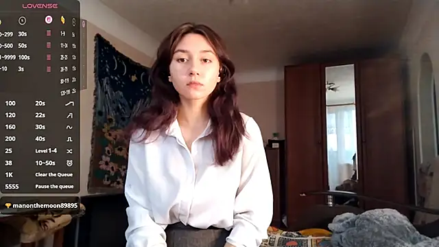 Snapshot of MiaLovelyOne chatting on November 15, 2025, 6:11 am MiaLovelyOne online show from November 15, 2025, 6:11 am