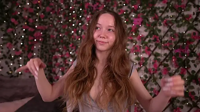 Petite Polly online show from December 14, 2025, 6:12 pm