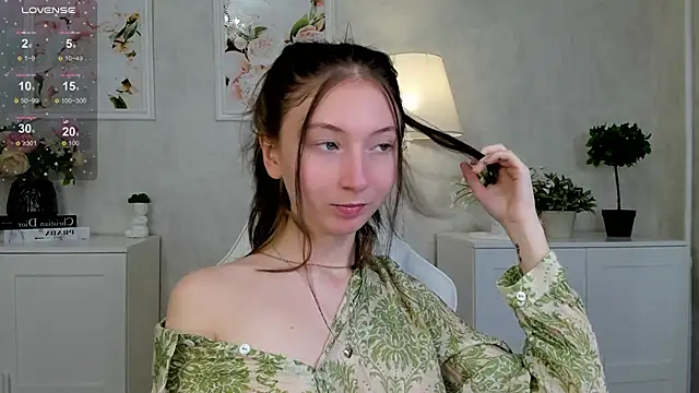 Snapshot of try_love_ chatting on October 13, 2025, 9:20 am try love online show from October 13, 2025, 9:20 am