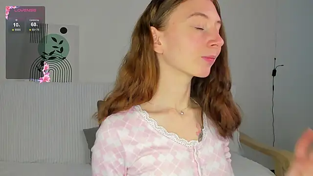 Snapshot of try_love_ chatting on November 14, 2025, 8:13 am try love online show from November 14, 2025, 8:13 am