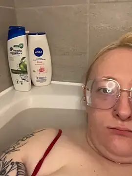 SashaMaexox online show from November 6, 2025, 9:05 pm