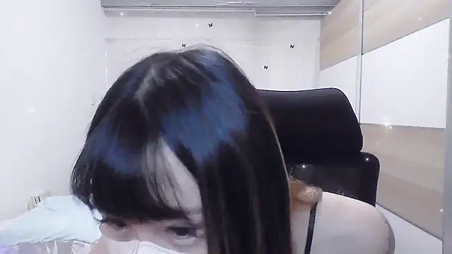 Snapshot of j20907085 chatting on October 15, 2025, 7:30 am j20907085 online show from October 15, 2025, 7:30 am