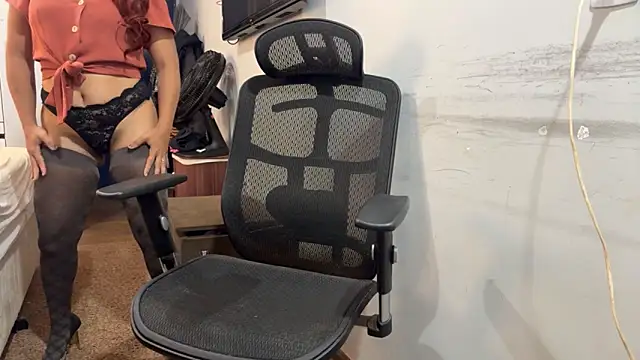Snapshot of CasadaManeira25 chatting on October 11, 2025, 5:44 pm CasadaManeira25 online show from October 11, 2025, 5:44 pm