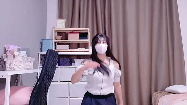 Snapshot of YuKa-zaurusu chatting on November 15, 2025, 6:11 am YuKa-zaurusu online show from November 15, 2025, 6:11 am