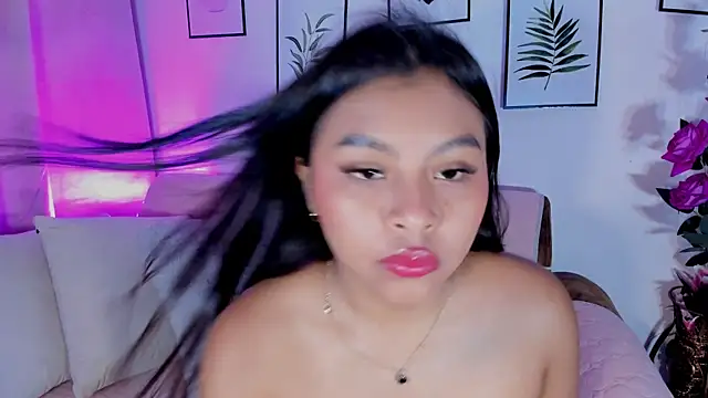 Jenn W online show from December 18, 2025, 3:51 pm