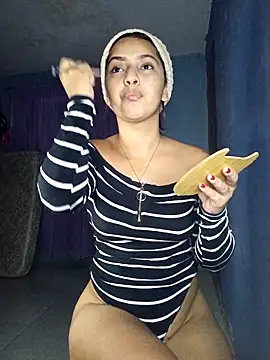 Dafne linda online show from December 2, 2025, 10:27 pm