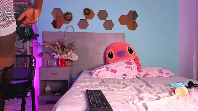 Darkcandyboy online show from December 17, 2025, 1:06 pm