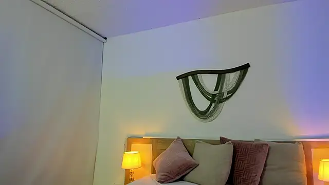 Baby Lannie online show from October 27, 2025, 4:27 am