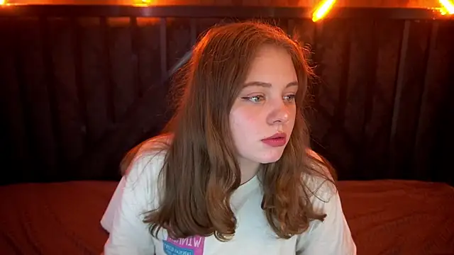 Snapshot of SnowWhiti chatting on October 23, 2025, 1:10 pm SnowWhiti online show from October 23, 2025, 1:10 pm