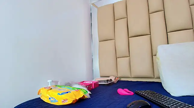 hannah teehn online show from November 14, 2025, 7:12 pm