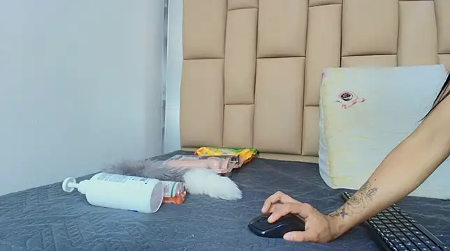 hannah teehn online show from November 20, 2025, 7:02 pm