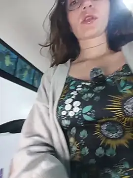 Snapshot of Lucy_colee chatting on November 23, 2025, 1:49 am Lucy colee online show from November 23, 2025, 1:49 am