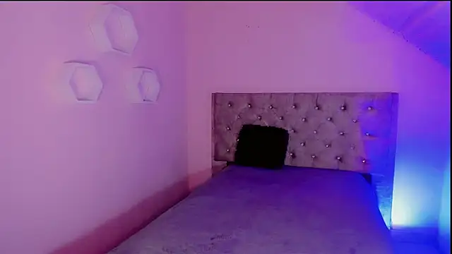 babysomeer online show from November 24, 2025, 5:12 pm