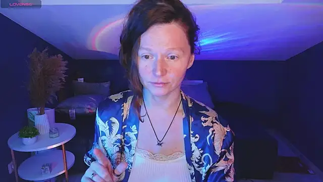 Snapshot of AuroraBorealis__ chatting on October 16, 2025, 6:58 am AuroraBorealis online show from October 16, 2025, 6:58 am