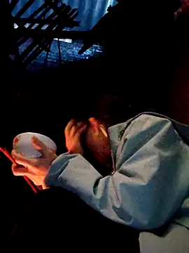 gio-thu online show from November 23, 2025, 1:27 am