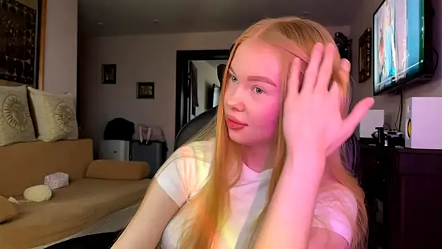 RaguelNicksons online show from November 12, 2025, 5:41 am