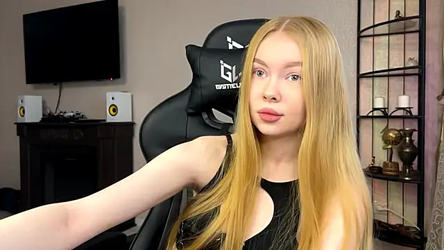 RaguelNicksons online show from November 28, 2025, 6:38 am