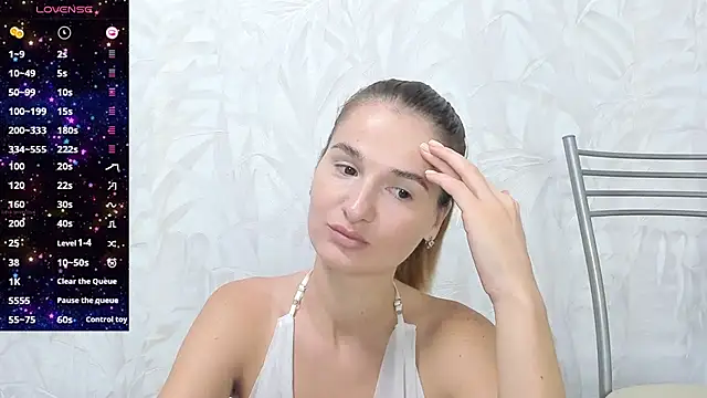 Chrissie Ruby online show from October 20, 2025, 2:45 am