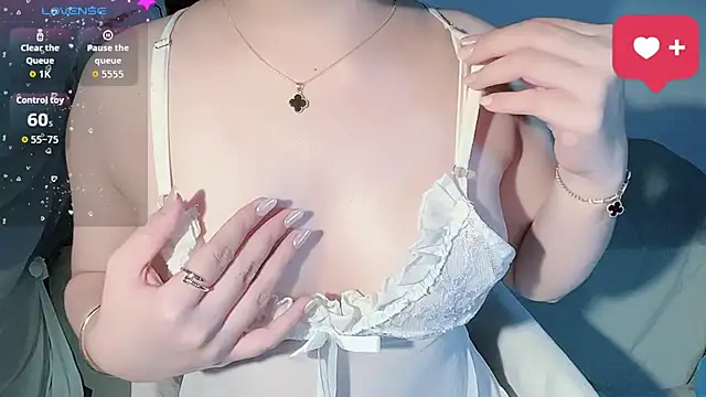 Snapshot of BeChinh_Lee chatting on November 12, 2025, 3:23 pm BeChinh Lee online show from November 12, 2025, 3:23 pm