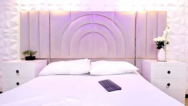 Snapshot of rebeca_brown_ chatting on November 27, 2025, 12:07 pm rebeca brown online show from November 27, 2025, 12:07 pm