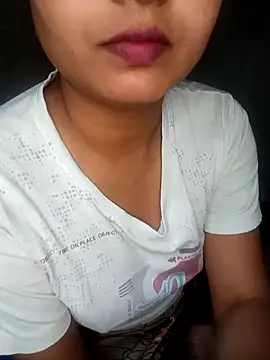 Snapshot of CUTE-567 chatting on November 4, 2025, 7:40 am CUTE-567 online show from November 4, 2025, 7:40 am