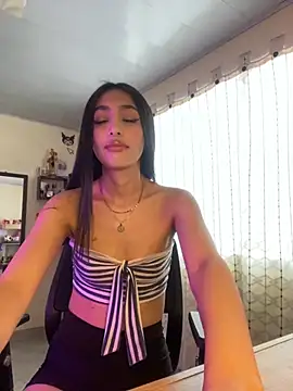 Snapshot of emyli_11 chatting on October 15, 2025, 9:04 pm emyli 11 online show from October 15, 2025, 9:04 pm